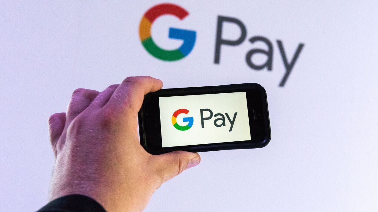 Google Pay now lets you pay friends and store plane tickets